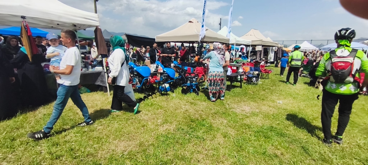 GEYVE’DE PEDALLAR GELENEK İÇİN DÖNDÜ: BAYAT MAHALLESİ’NDE HIDRELLEZ COŞKUSU!