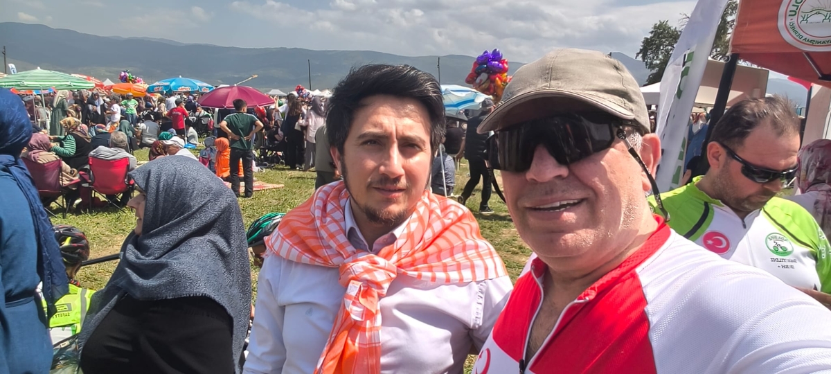 GEYVE’DE PEDALLAR GELENEK İÇİN DÖNDÜ: BAYAT MAHALLESİ’NDE HIDRELLEZ COŞKUSU!