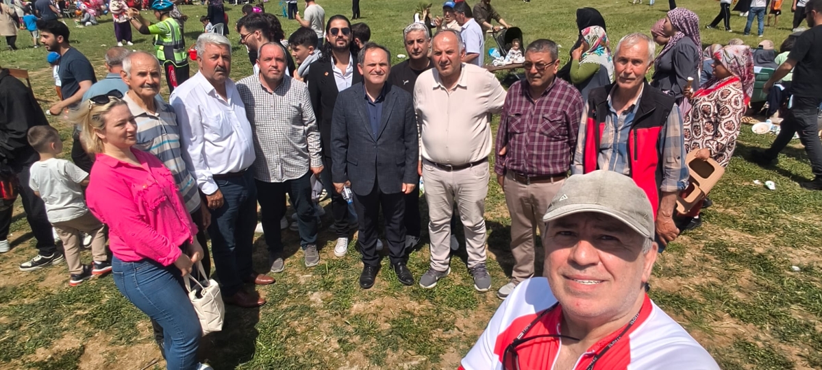 GEYVE’DE PEDALLAR GELENEK İÇİN DÖNDÜ: BAYAT MAHALLESİ’NDE HIDRELLEZ COŞKUSU!