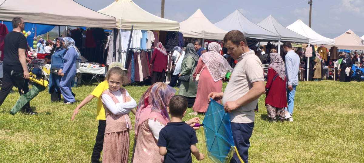GEYVE’DE PEDALLAR GELENEK İÇİN DÖNDÜ: BAYAT MAHALLESİ’NDE HIDRELLEZ COŞKUSU!