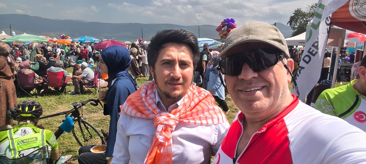GEYVE’DE PEDALLAR GELENEK İÇİN DÖNDÜ: BAYAT MAHALLESİ’NDE HIDRELLEZ COŞKUSU!