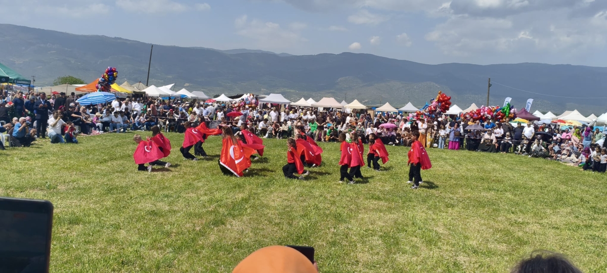 GEYVE’DE PEDALLAR GELENEK İÇİN DÖNDÜ: BAYAT MAHALLESİ’NDE HIDRELLEZ COŞKUSU!