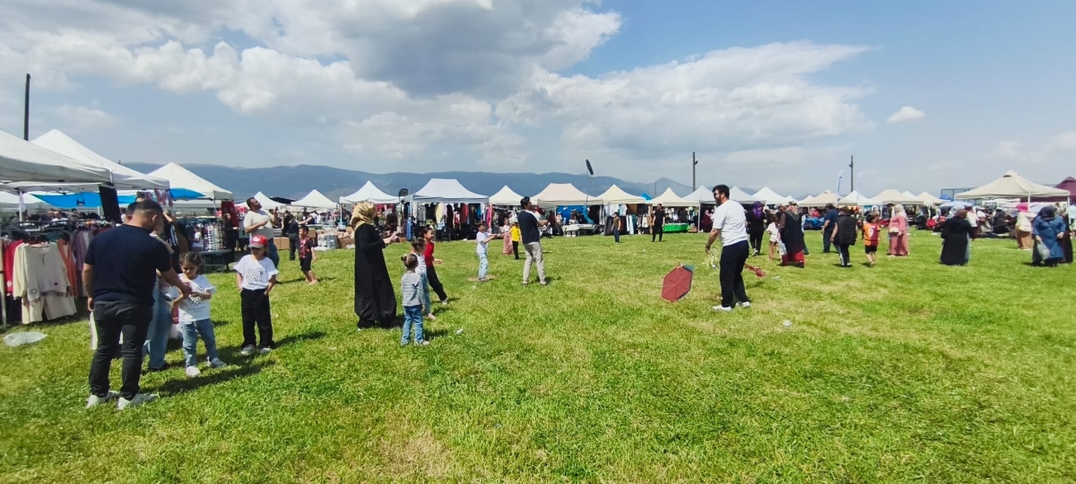 GEYVE’DE PEDALLAR GELENEK İÇİN DÖNDÜ: BAYAT MAHALLESİ’NDE HIDRELLEZ COŞKUSU!