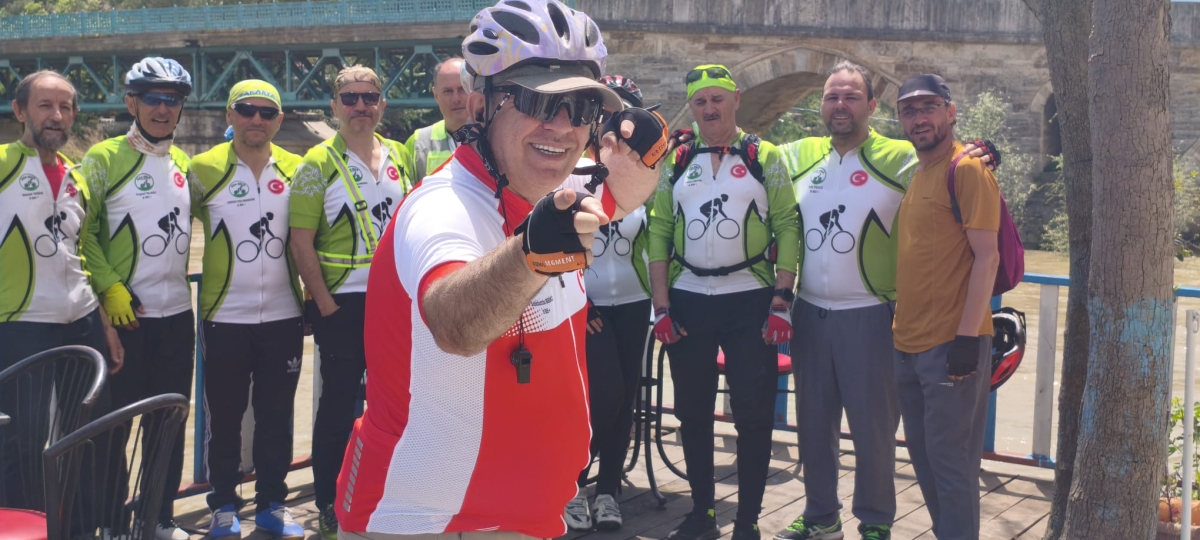 GEYVE’DE PEDALLAR GELENEK İÇİN DÖNDÜ: BAYAT MAHALLESİ’NDE HIDRELLEZ COŞKUSU!