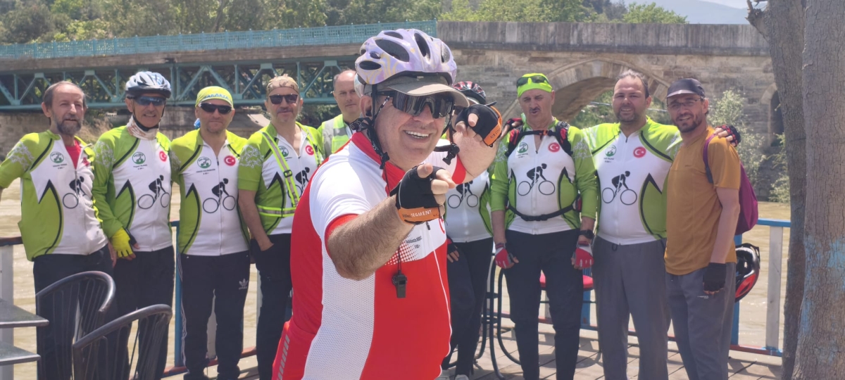 GEYVE’DE PEDALLAR GELENEK İÇİN DÖNDÜ: BAYAT MAHALLESİ’NDE HIDRELLEZ COŞKUSU!