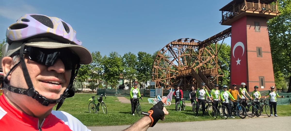 GEYVE’DE PEDALLAR GELENEK İÇİN DÖNDÜ: BAYAT MAHALLESİ’NDE HIDRELLEZ COŞKUSU!