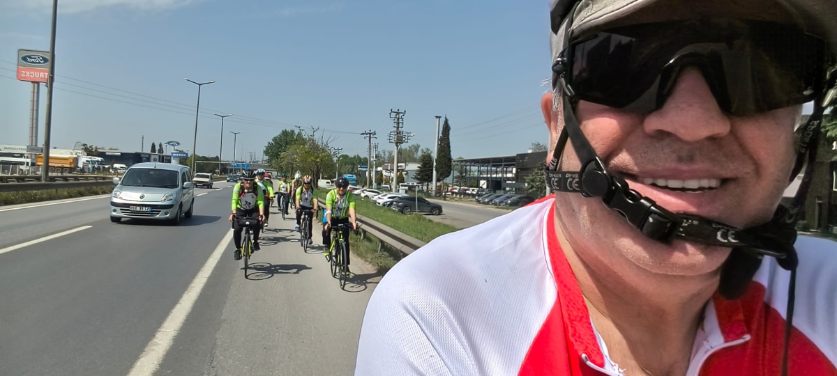 GEYVE’DE PEDALLAR GELENEK İÇİN DÖNDÜ: BAYAT MAHALLESİ’NDE HIDRELLEZ COŞKUSU!