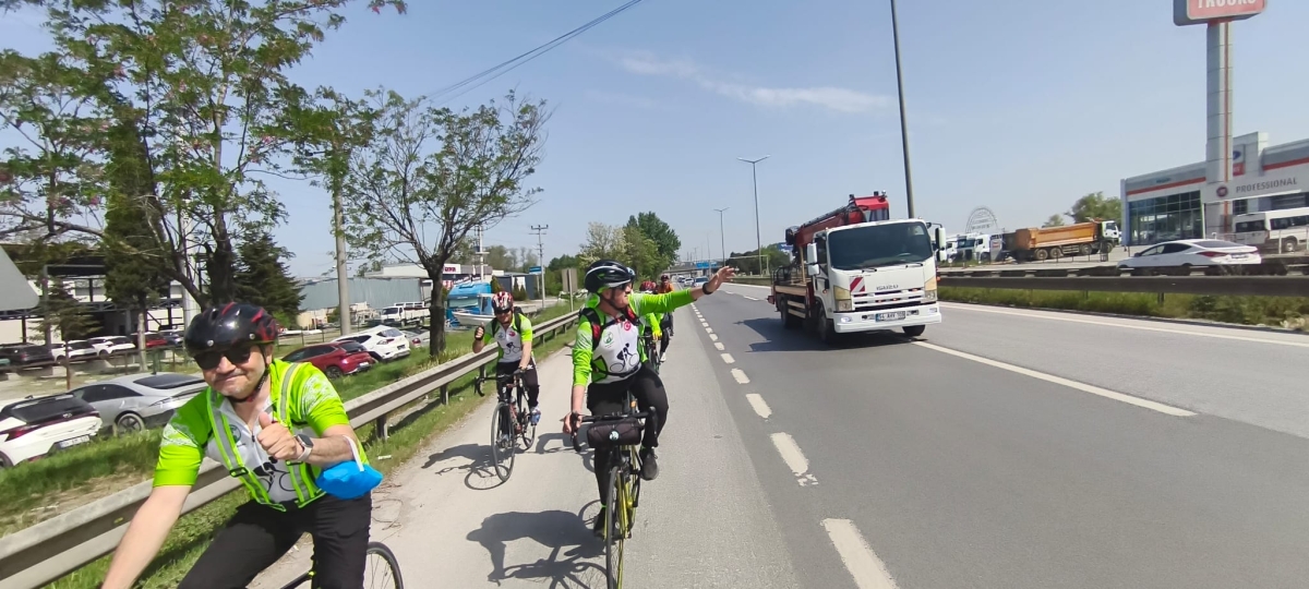 GEYVE’DE PEDALLAR GELENEK İÇİN DÖNDÜ: BAYAT MAHALLESİ’NDE HIDRELLEZ COŞKUSU!