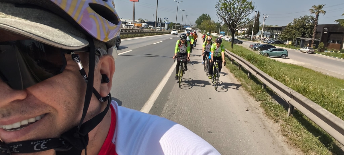 GEYVE’DE PEDALLAR GELENEK İÇİN DÖNDÜ: BAYAT MAHALLESİ’NDE HIDRELLEZ COŞKUSU!