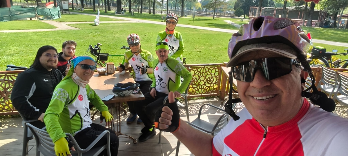 GEYVE’DE PEDALLAR GELENEK İÇİN DÖNDÜ: BAYAT MAHALLESİ’NDE HIDRELLEZ COŞKUSU!