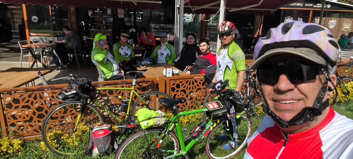 GEYVE’DE PEDALLAR GELENEK İÇİN DÖNDÜ: BAYAT MAHALLESİ’NDE HIDRELLEZ COŞKUSU!
