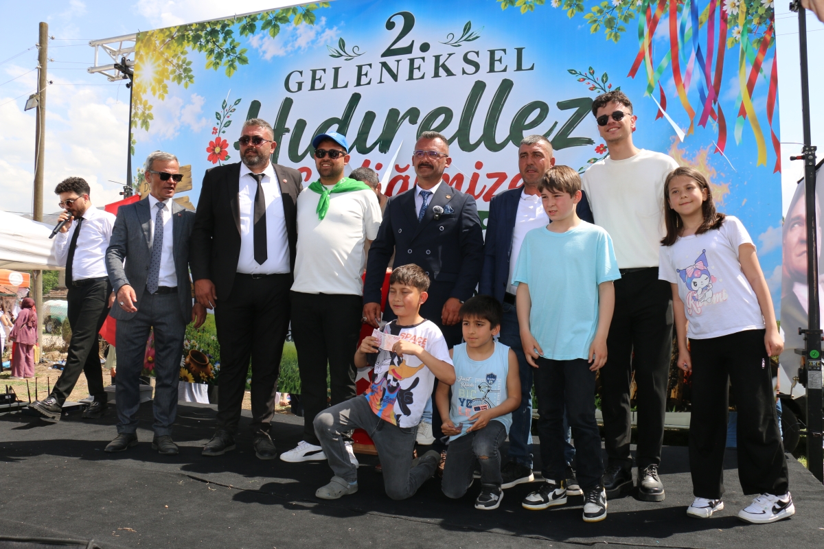GEYVE’DE PEDALLAR GELENEK İÇİN DÖNDÜ: BAYAT MAHALLESİ’NDE HIDRELLEZ COŞKUSU!