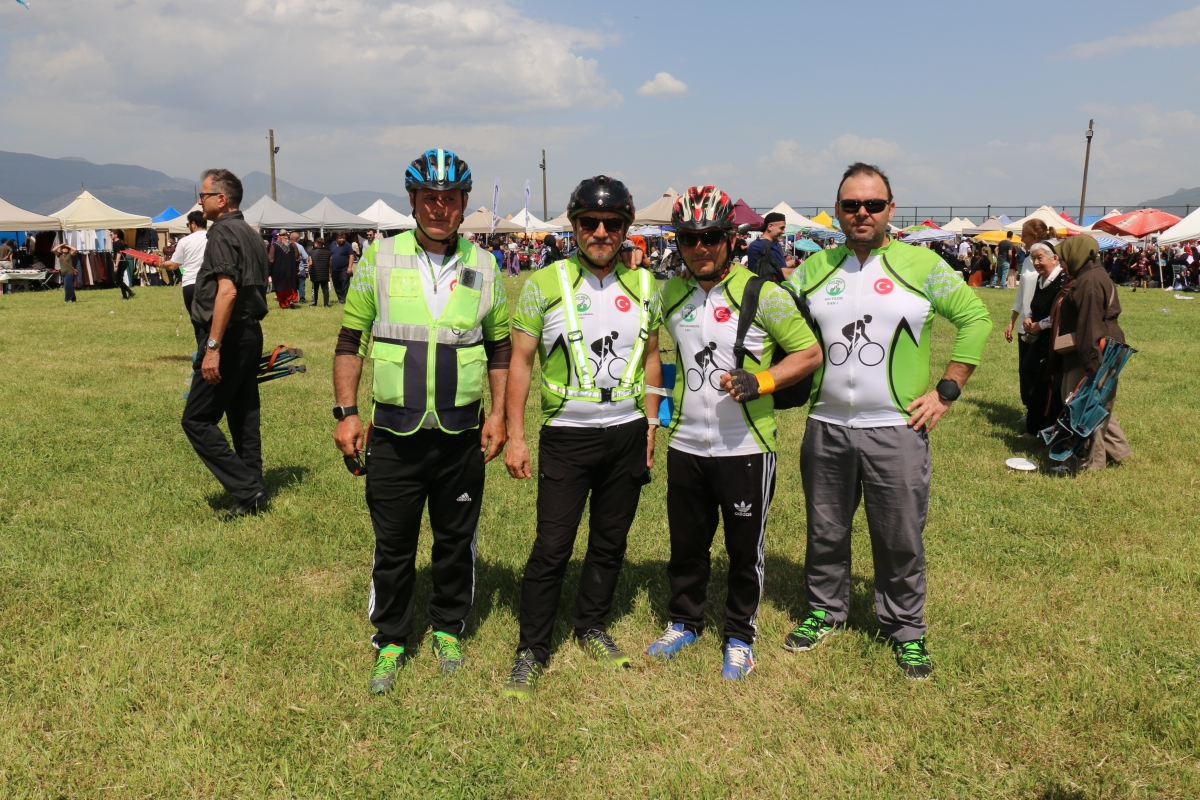 GEYVE’DE PEDALLAR GELENEK İÇİN DÖNDÜ: BAYAT MAHALLESİ’NDE HIDRELLEZ COŞKUSU!