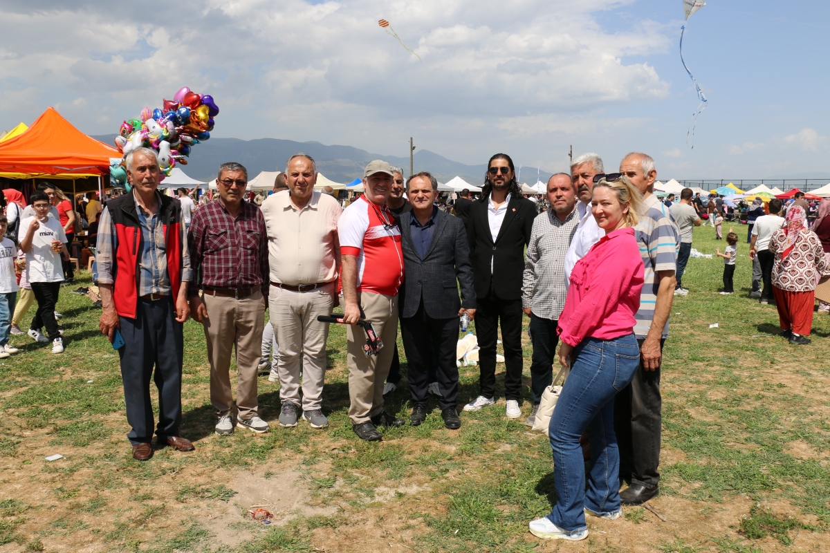 GEYVE’DE PEDALLAR GELENEK İÇİN DÖNDÜ: BAYAT MAHALLESİ’NDE HIDRELLEZ COŞKUSU!