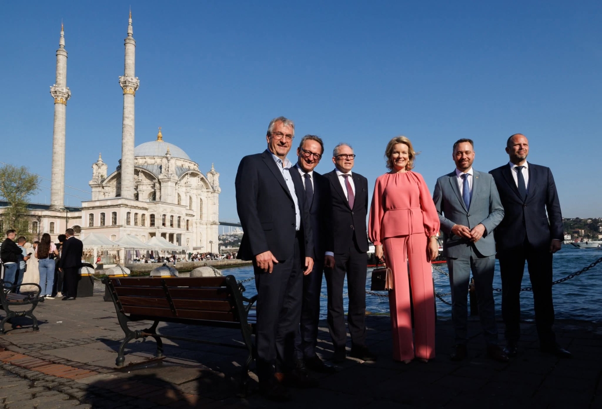 BELÇİKA’DAN TÜRKİYE’YE DEV ÇIKARTMA: KRALİÇE MATHİLDE LİDERLİĞİNDE EKONOMİK KÖPRÜ Belçika ile Türkiye arasındaki diplomatik ve ticari ilişkilerde tarihi bir dönüm noktası yaşanıyor. Belçika Kraliçesi Mathilde’nin himayesinde