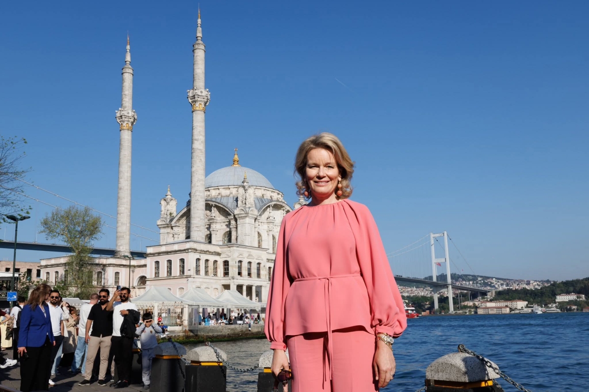 BELÇİKA’DAN TÜRKİYE’YE DEV ÇIKARTMA: KRALİÇE MATHİLDE LİDERLİĞİNDE EKONOMİK KÖPRÜ Belçika ile Türkiye arasındaki diplomatik ve ticari ilişkilerde tarihi bir dönüm noktası yaşanıyor. Belçika Kraliçesi Mathilde’nin himayesinde