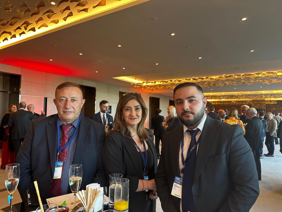 BELÇİKA’DAN TÜRKİYE’YE DEV ÇIKARTMA: KRALİÇE MATHİLDE LİDERLİĞİNDE EKONOMİK KÖPRÜ Belçika ile Türkiye arasındaki diplomatik ve ticari ilişkilerde tarihi bir dönüm noktası yaşanıyor. Belçika Kraliçesi Mathilde’nin himayesinde