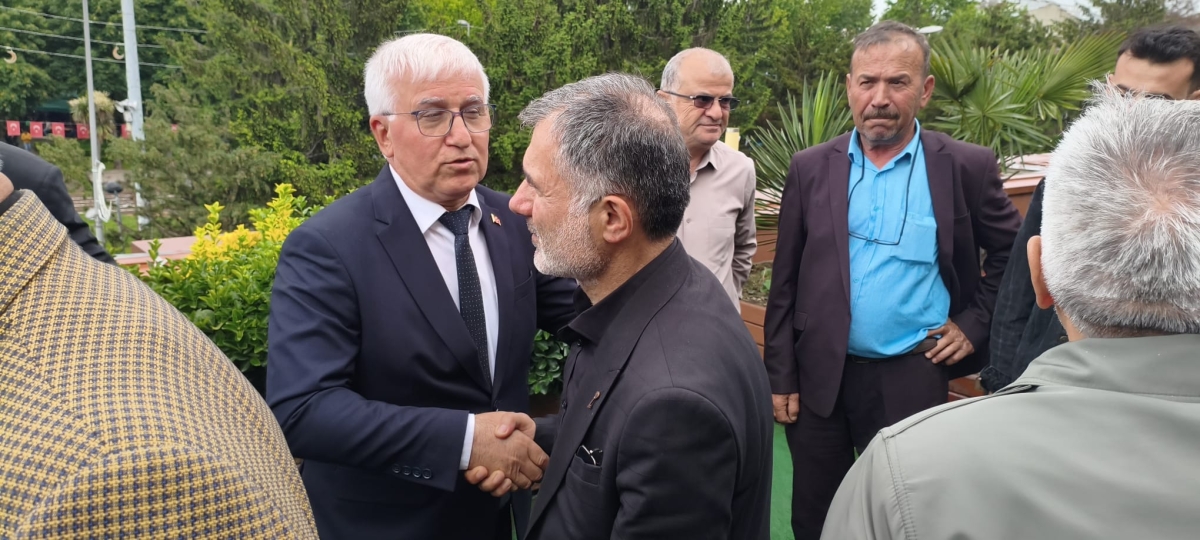 VEFA BULUŞMASINDA BAYRAM COŞKUSU: İSMAİL ERGÜL VE DAVA ARKADAŞLARI BİR ARAYA GELDİ! (GÜNÜN ÖNE ÇIKAN FOTOĞRAF KARELERİ )