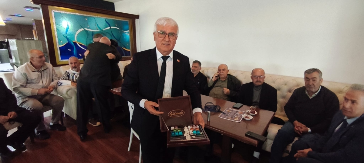 VEFA BULUŞMASINDA BAYRAM COŞKUSU: İSMAİL ERGÜL VE DAVA ARKADAŞLARI BİR ARAYA GELDİ! (GÜNÜN ÖNE ÇIKAN FOTOĞRAF KARELERİ )