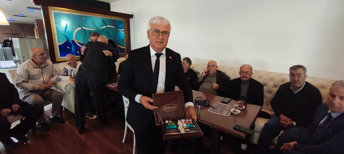 VEFA BULUŞMASINDA BAYRAM COŞKUSU: İSMAİL ERGÜL VE DAVA ARKADAŞLARI BİR ARAYA GELDİ! (GÜNÜN ÖNE ÇIKAN FOTOĞRAF KARELERİ )