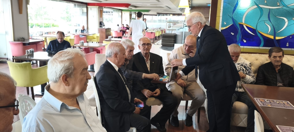 VEFA BULUŞMASINDA BAYRAM COŞKUSU: İSMAİL ERGÜL VE DAVA ARKADAŞLARI BİR ARAYA GELDİ! (GÜNÜN ÖNE ÇIKAN FOTOĞRAF KARELERİ )