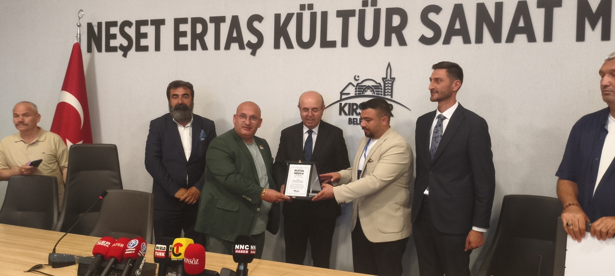 81 ilden ve ulusal medyadan gelen 160 gazeteci, Türk basınının ve dijital medyanın geleceğini tartışmak üzere Kırşehir’de buluştu.