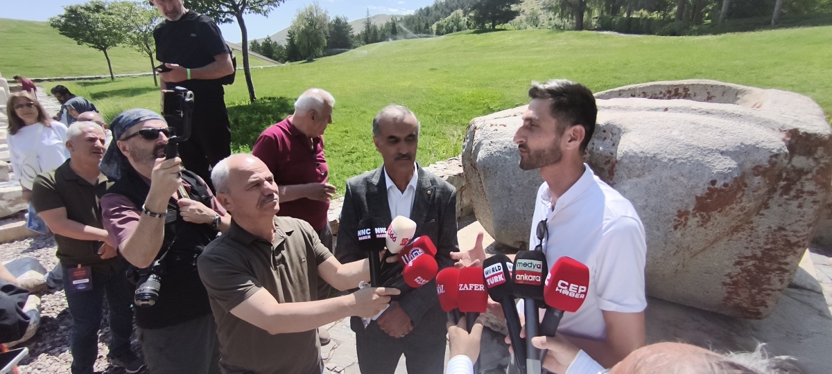 81 ilden ve ulusal medyadan gelen 160 gazeteci, Türk basınının ve dijital medyanın geleceğini tartışmak üzere Kırşehir’de buluştu.