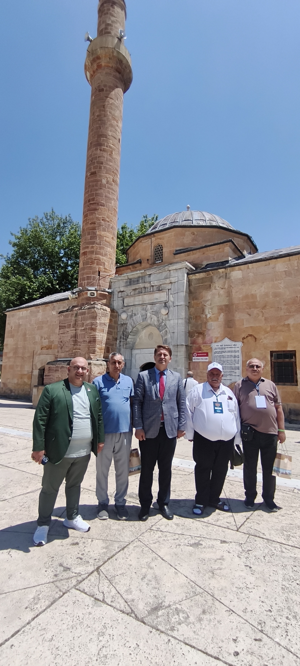 81 ilden ve ulusal medyadan gelen 160 gazeteci, Türk basınının ve dijital medyanın geleceğini tartışmak üzere Kırşehir’de buluştu.