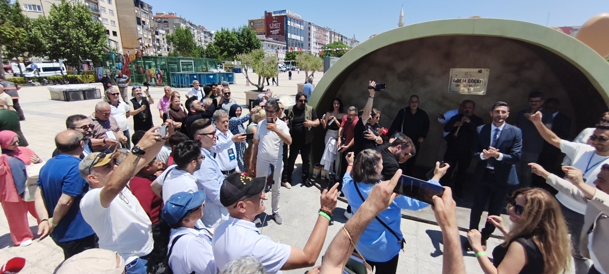 81 ilden ve ulusal medyadan gelen 160 gazeteci, Türk basınının ve dijital medyanın geleceğini tartışmak üzere Kırşehir’de buluştu.