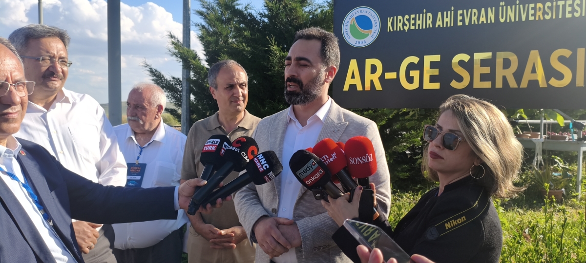 81 ilden ve ulusal medyadan gelen 160 gazeteci, Türk basınının ve dijital medyanın geleceğini tartışmak üzere Kırşehir’de buluştu.