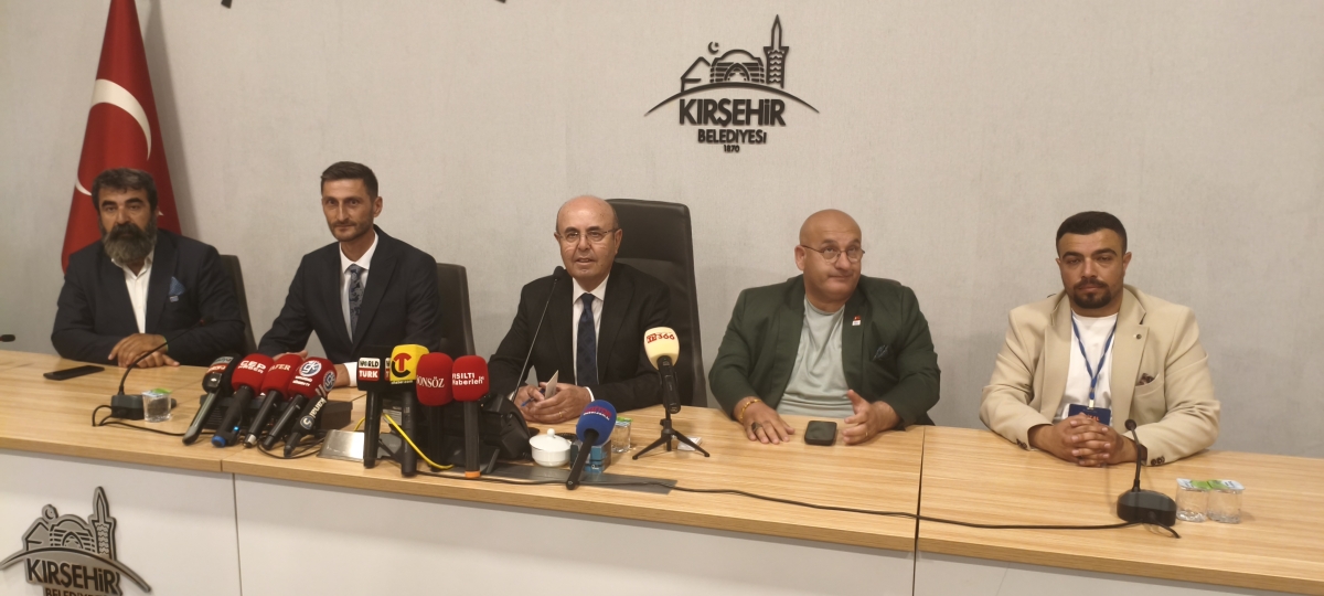 81 ilden ve ulusal medyadan gelen 160 gazeteci, Türk basınının ve dijital medyanın geleceğini tartışmak üzere Kırşehir’de buluştu.