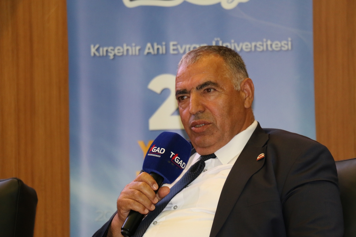81 ilden ve ulusal medyadan gelen 160 gazeteci, Türk basınının ve dijital medyanın geleceğini tartışmak üzere Kırşehir’de buluştu.