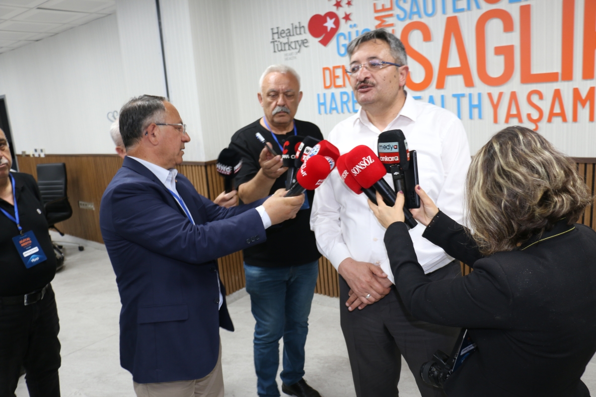 81 ilden ve ulusal medyadan gelen 160 gazeteci, Türk basınının ve dijital medyanın geleceğini tartışmak üzere Kırşehir’de buluştu.