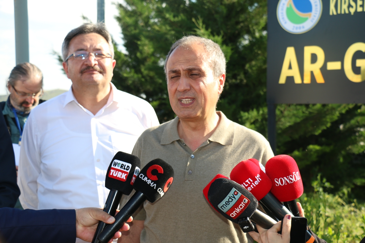 81 ilden ve ulusal medyadan gelen 160 gazeteci, Türk basınının ve dijital medyanın geleceğini tartışmak üzere Kırşehir’de buluştu.