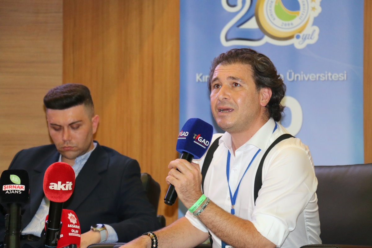 81 ilden ve ulusal medyadan gelen 160 gazeteci, Türk basınının ve dijital medyanın geleceğini tartışmak üzere Kırşehir’de buluştu.