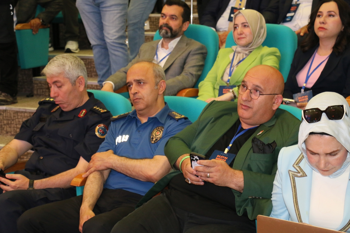 81 ilden ve ulusal medyadan gelen 160 gazeteci, Türk basınının ve dijital medyanın geleceğini tartışmak üzere Kırşehir’de buluştu.