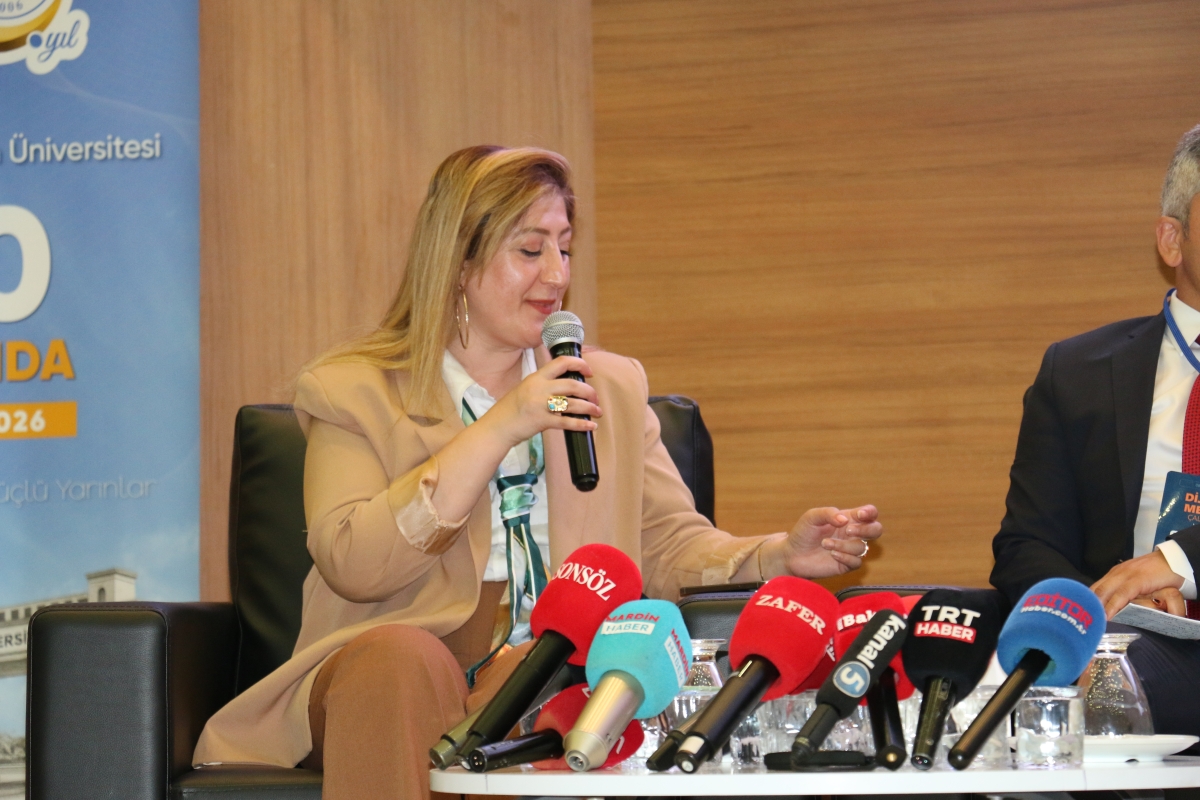 81 ilden ve ulusal medyadan gelen 160 gazeteci, Türk basınının ve dijital medyanın geleceğini tartışmak üzere Kırşehir’de buluştu.
