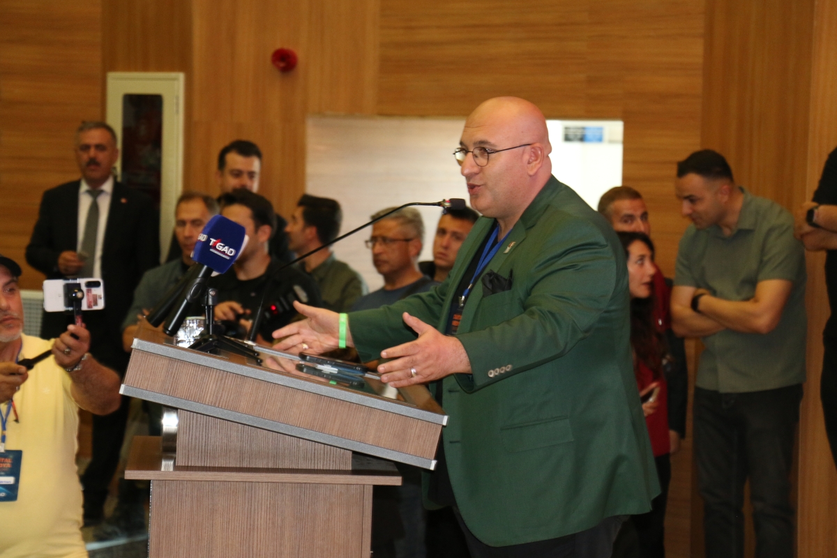 81 ilden ve ulusal medyadan gelen 160 gazeteci, Türk basınının ve dijital medyanın geleceğini tartışmak üzere Kırşehir’de buluştu.