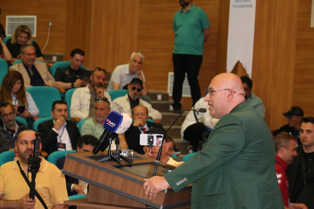 81 ilden ve ulusal medyadan gelen 160 gazeteci, Türk basınının ve dijital medyanın geleceğini tartışmak üzere Kırşehir’de buluştu.