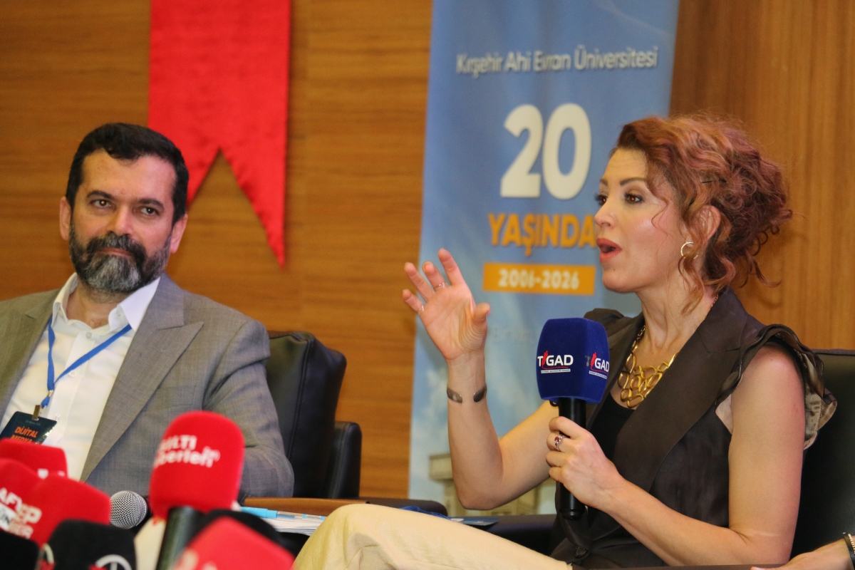 81 ilden ve ulusal medyadan gelen 160 gazeteci, Türk basınının ve dijital medyanın geleceğini tartışmak üzere Kırşehir’de buluştu.
