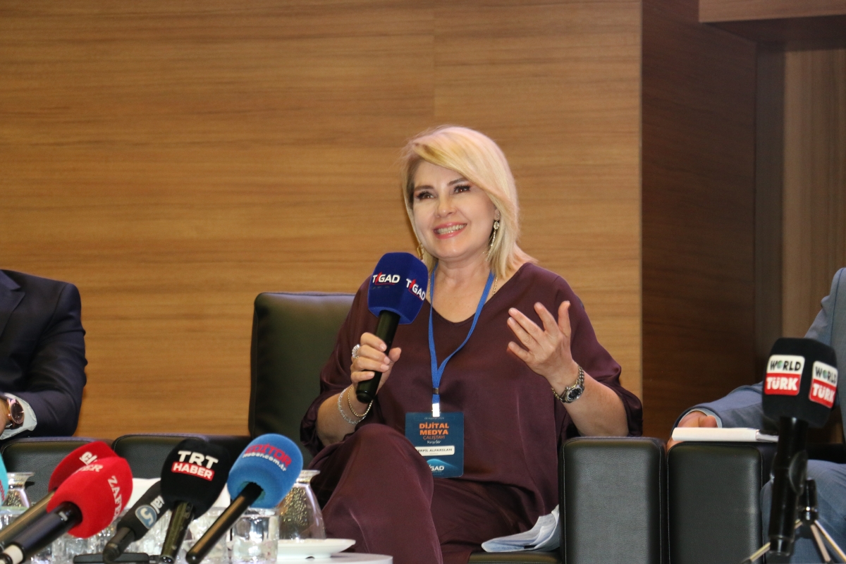 81 ilden ve ulusal medyadan gelen 160 gazeteci, Türk basınının ve dijital medyanın geleceğini tartışmak üzere Kırşehir’de buluştu.