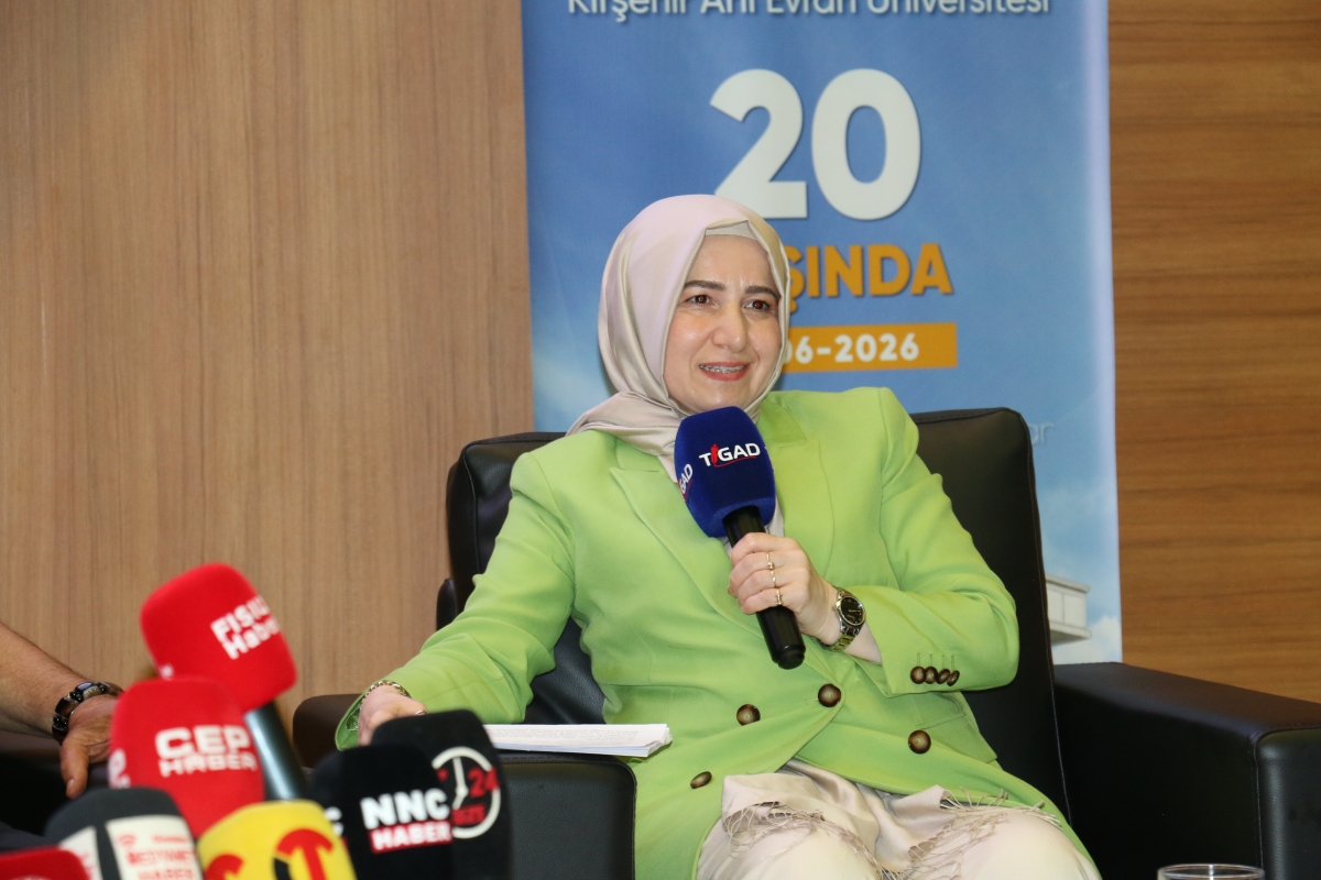 81 ilden ve ulusal medyadan gelen 160 gazeteci, Türk basınının ve dijital medyanın geleceğini tartışmak üzere Kırşehir’de buluştu.