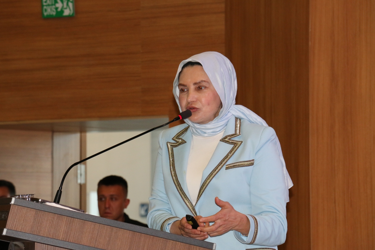 81 ilden ve ulusal medyadan gelen 160 gazeteci, Türk basınının ve dijital medyanın geleceğini tartışmak üzere Kırşehir’de buluştu.