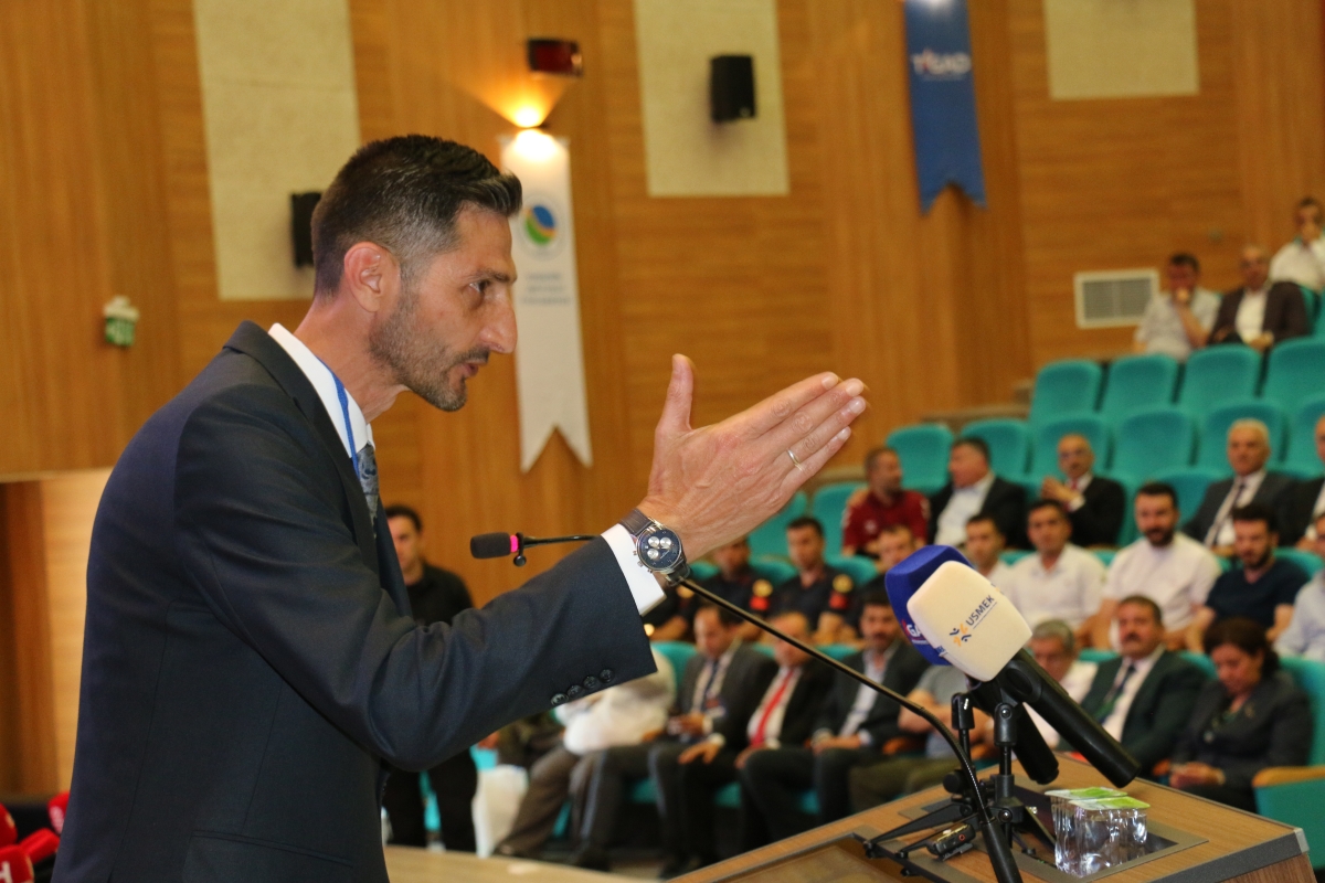 81 ilden ve ulusal medyadan gelen 160 gazeteci, Türk basınının ve dijital medyanın geleceğini tartışmak üzere Kırşehir’de buluştu.