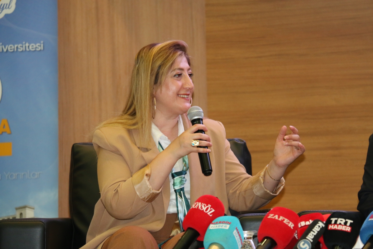 81 ilden ve ulusal medyadan gelen 160 gazeteci, Türk basınının ve dijital medyanın geleceğini tartışmak üzere Kırşehir’de buluştu.
