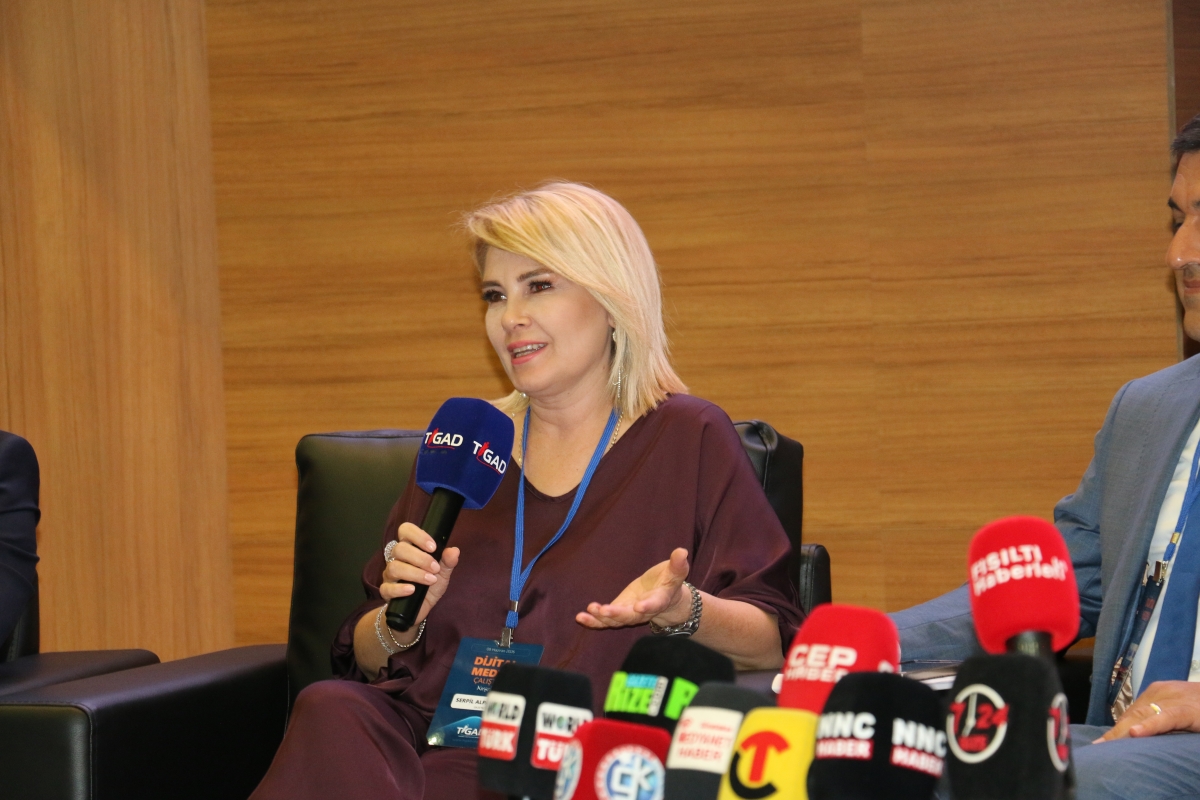 81 ilden ve ulusal medyadan gelen 160 gazeteci, Türk basınının ve dijital medyanın geleceğini tartışmak üzere Kırşehir’de buluştu.