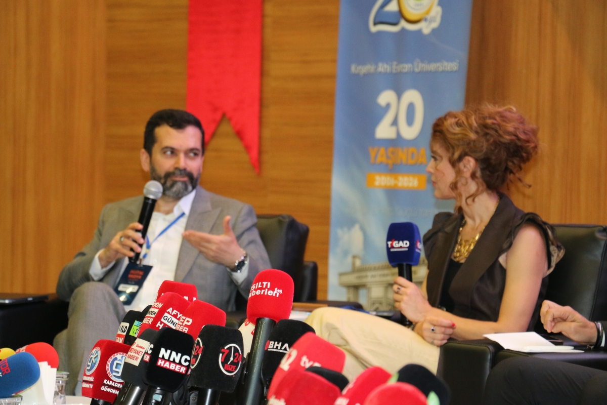 81 ilden ve ulusal medyadan gelen 160 gazeteci, Türk basınının ve dijital medyanın geleceğini tartışmak üzere Kırşehir’de buluştu.