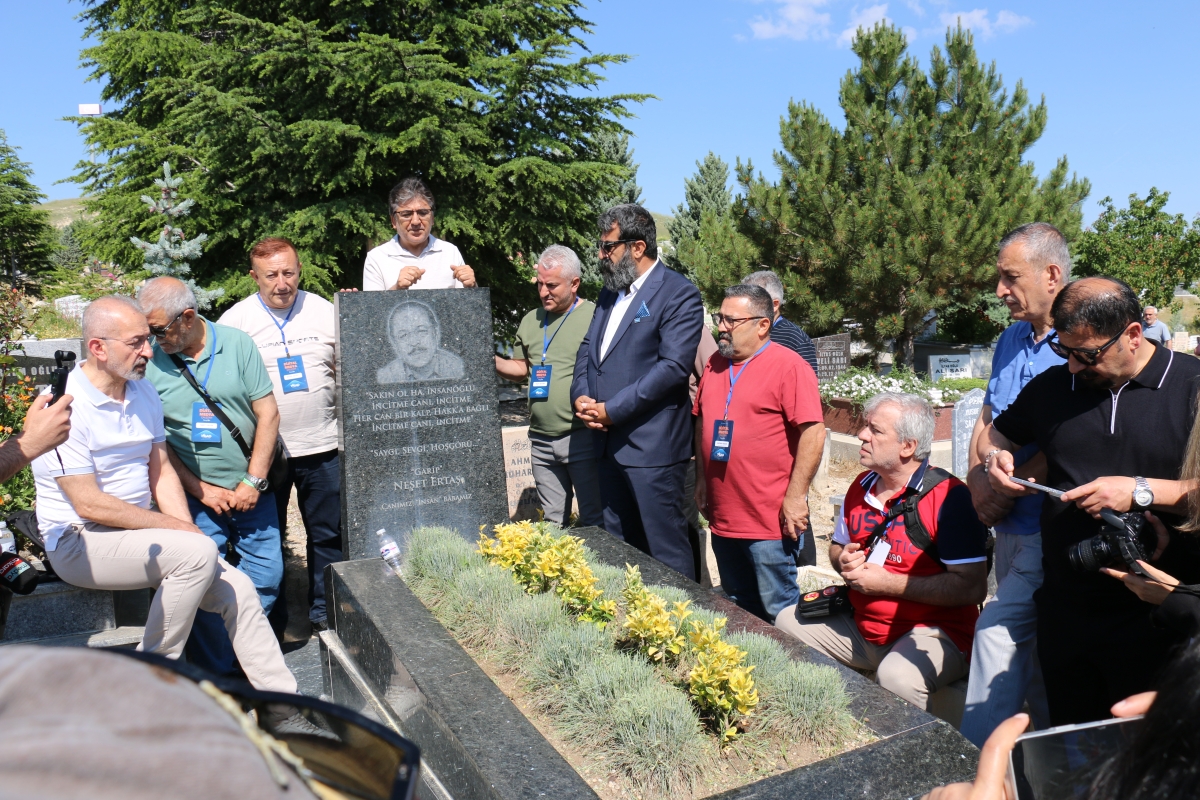81 ilden ve ulusal medyadan gelen 160 gazeteci, Türk basınının ve dijital medyanın geleceğini tartışmak üzere Kırşehir’de buluştu.