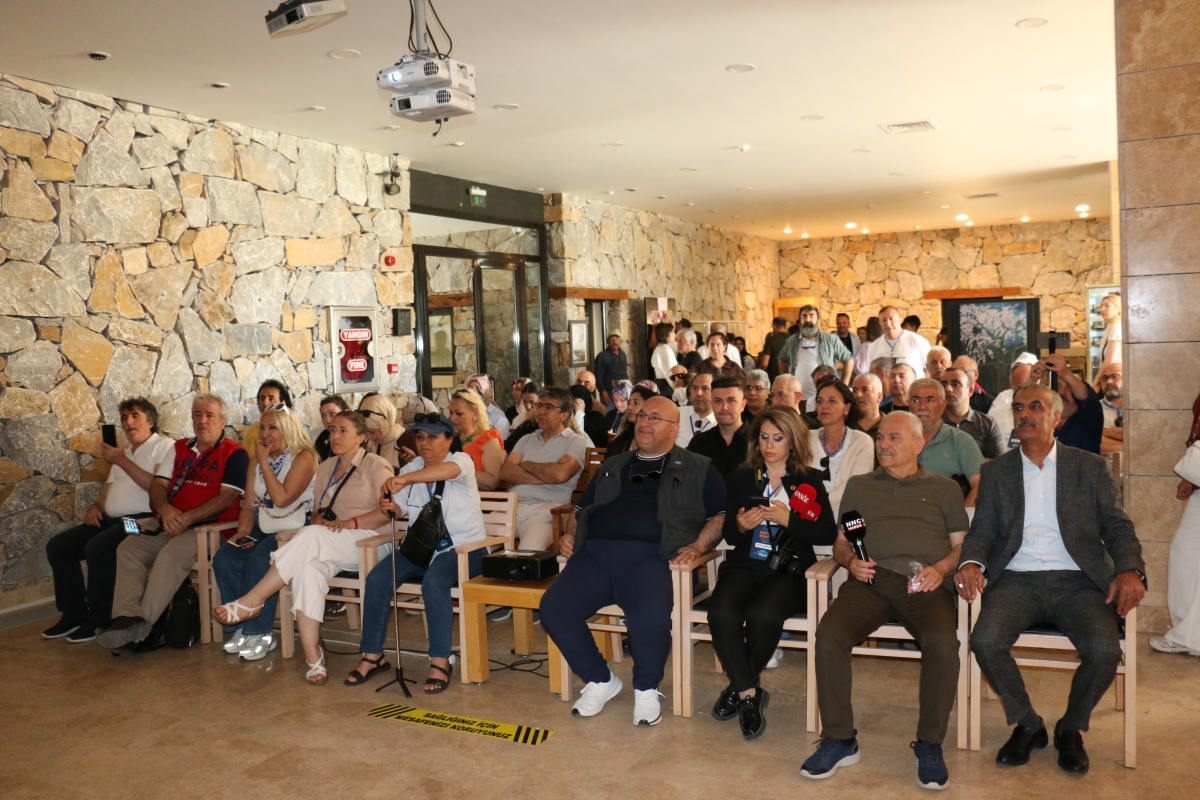 81 ilden ve ulusal medyadan gelen 160 gazeteci, Türk basınının ve dijital medyanın geleceğini tartışmak üzere Kırşehir’de buluştu.