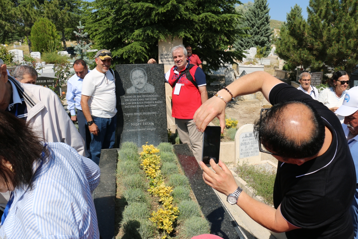 81 ilden ve ulusal medyadan gelen 160 gazeteci, Türk basınının ve dijital medyanın geleceğini tartışmak üzere Kırşehir’de buluştu.